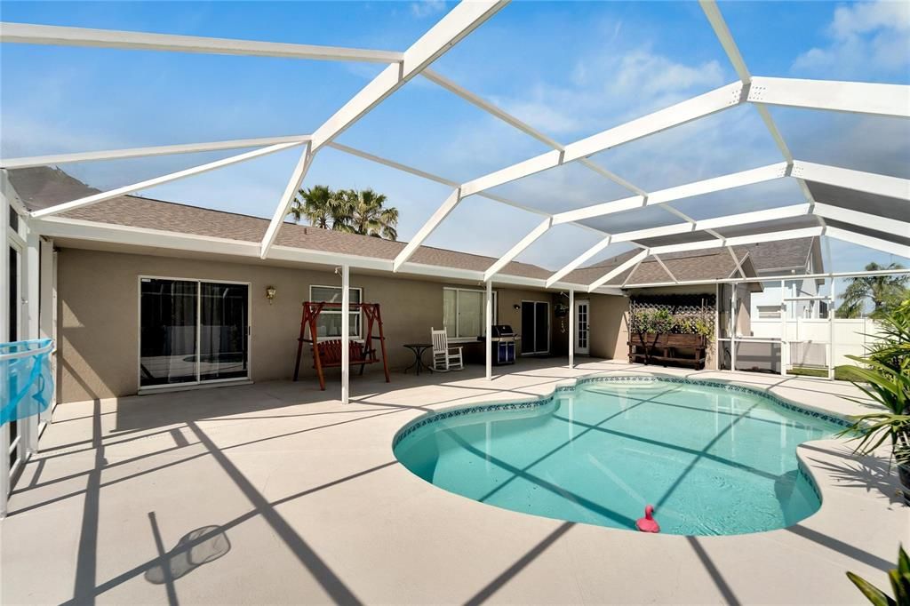 Active With Contract: $500,000 (5 beds, 3 baths, 2160 Square Feet)