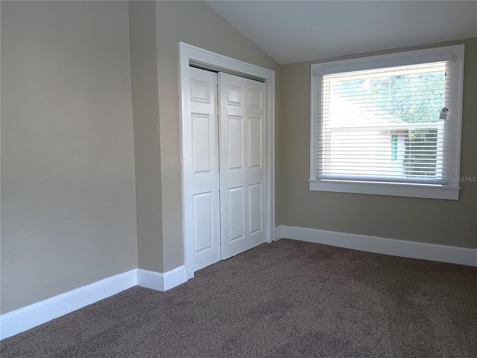 For Rent: $1,600 (2 beds, 1 baths, 998 Square Feet)