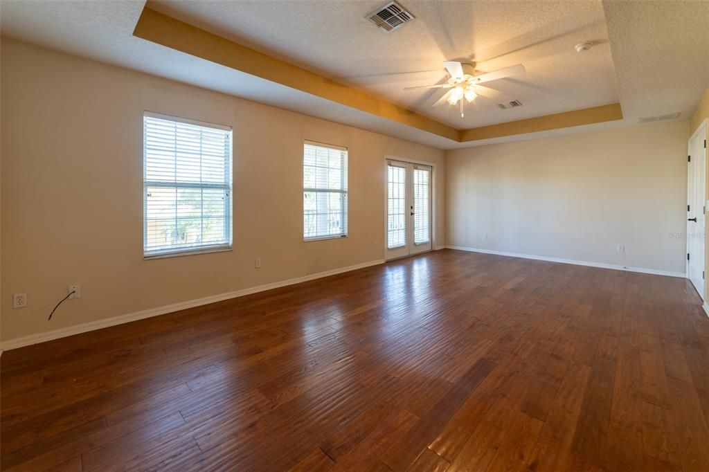 Active With Contract: $2,750 (4 beds, 3 baths, 3010 Square Feet)