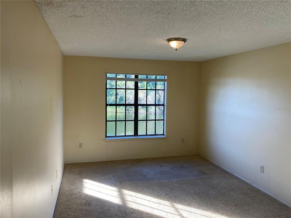 Active With Contract: $1,295 (1 beds, 1 baths, 800 Square Feet)