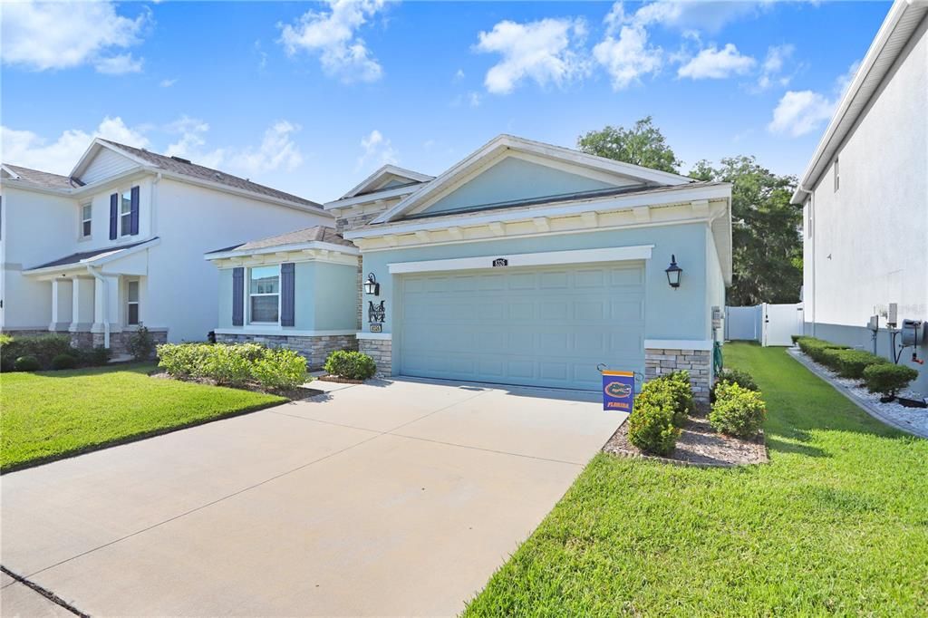 Active With Contract: $669,000 (4 beds, 2 baths, 2035 Square Feet)