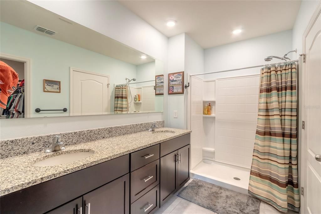 Active With Contract: $435,000 (3 beds, 2 baths, 1610 Square Feet)
