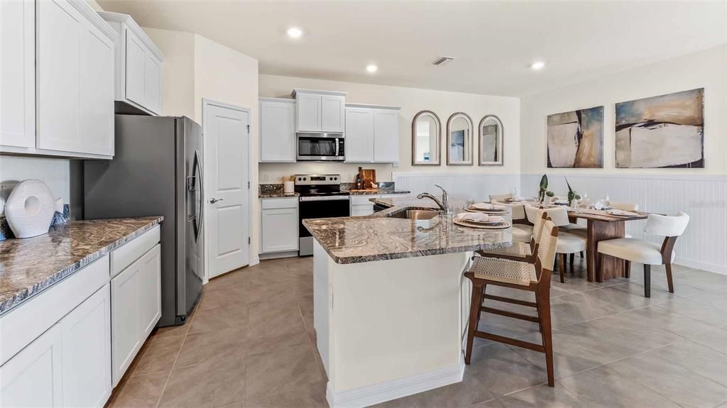 Active With Contract: $297,990 (3 beds, 2 baths, 1565 Square Feet)