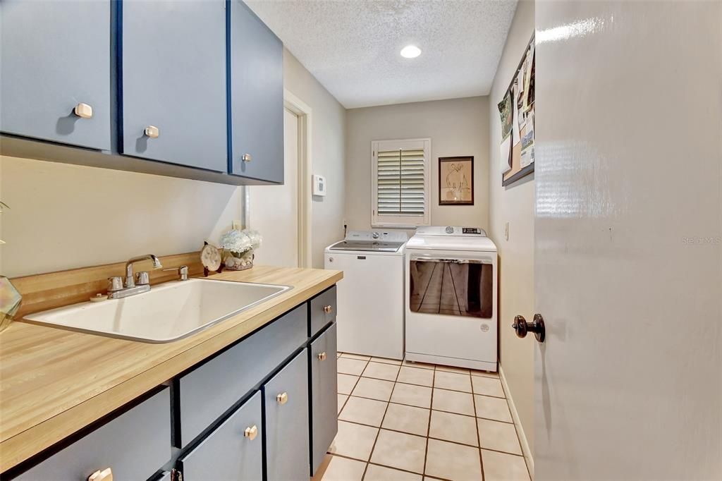 Active With Contract: $514,000 (4 beds, 2 baths, 2001 Square Feet)