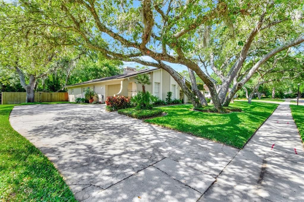 Active With Contract: $514,000 (4 beds, 2 baths, 2001 Square Feet)