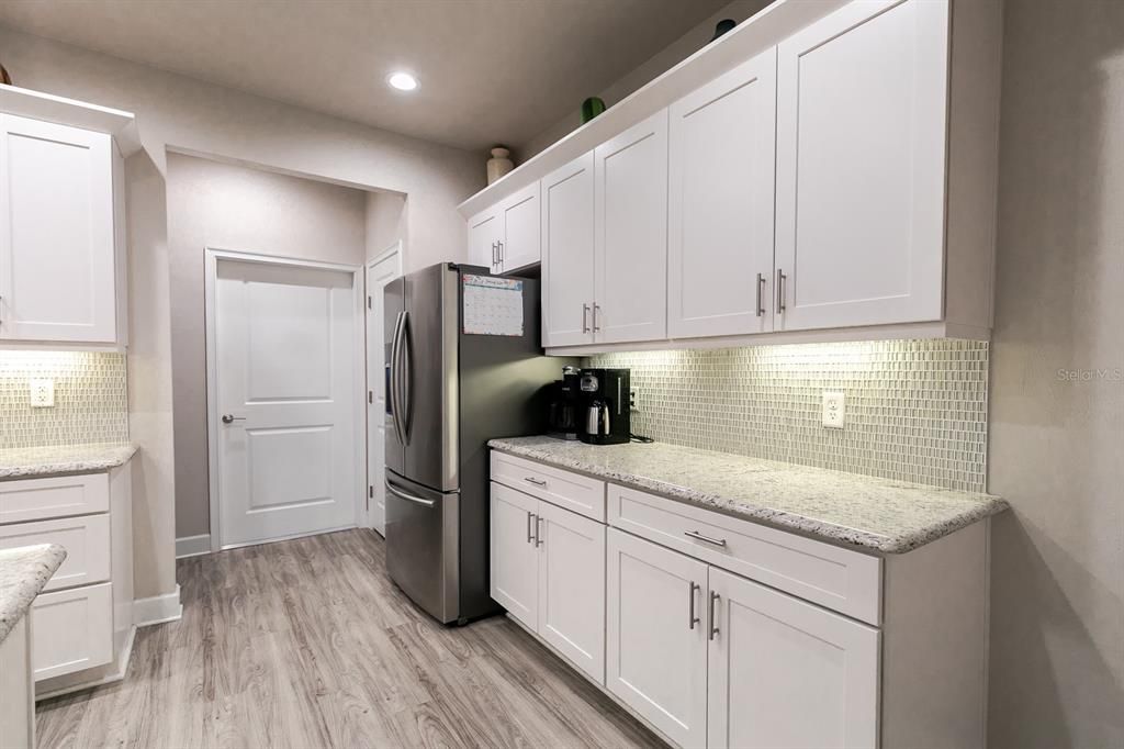 Active With Contract: $359,900 (3 beds, 2 baths, 1835 Square Feet)