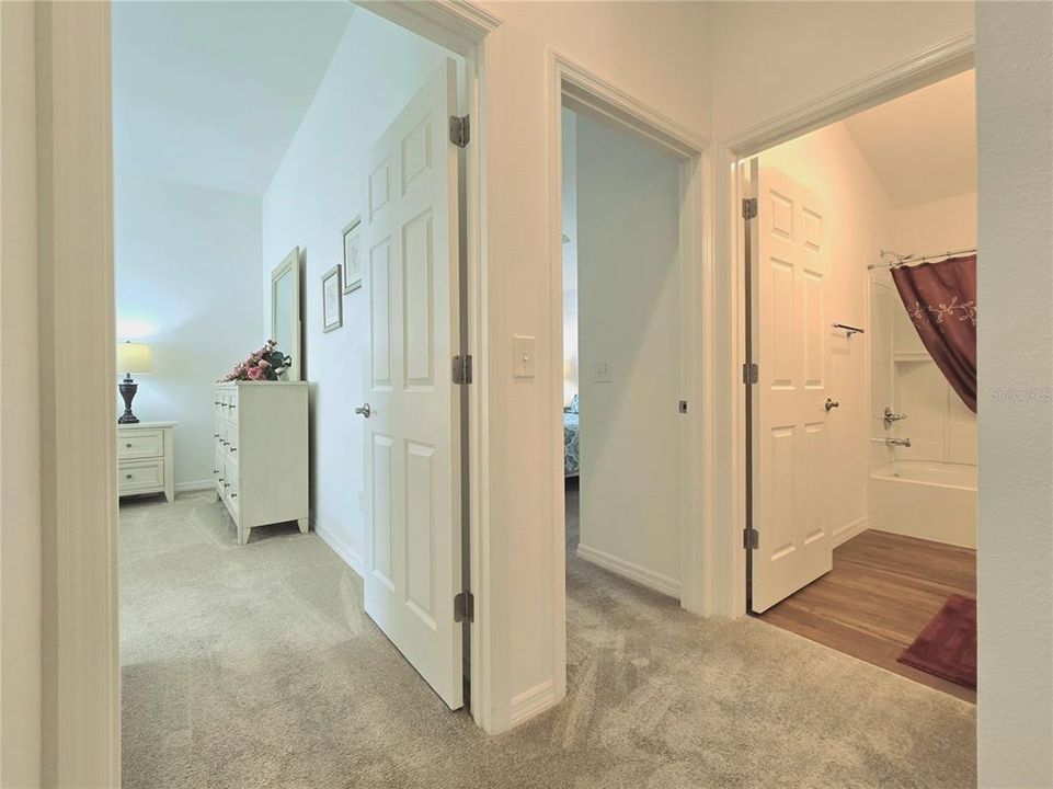 For Sale: $315,000 (2 beds, 2 baths, 1370 Square Feet)