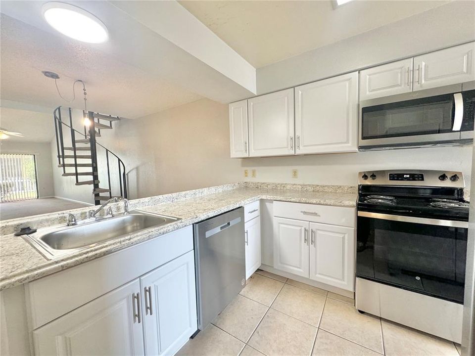 For Rent: $1,500 (2 beds, 2 baths, 1252 Square Feet)