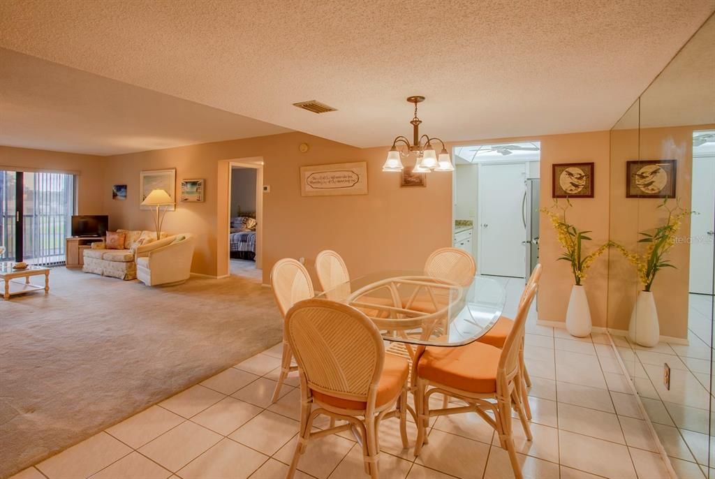 For Sale: $239,500 (2 beds, 2 baths, 1178 Square Feet)