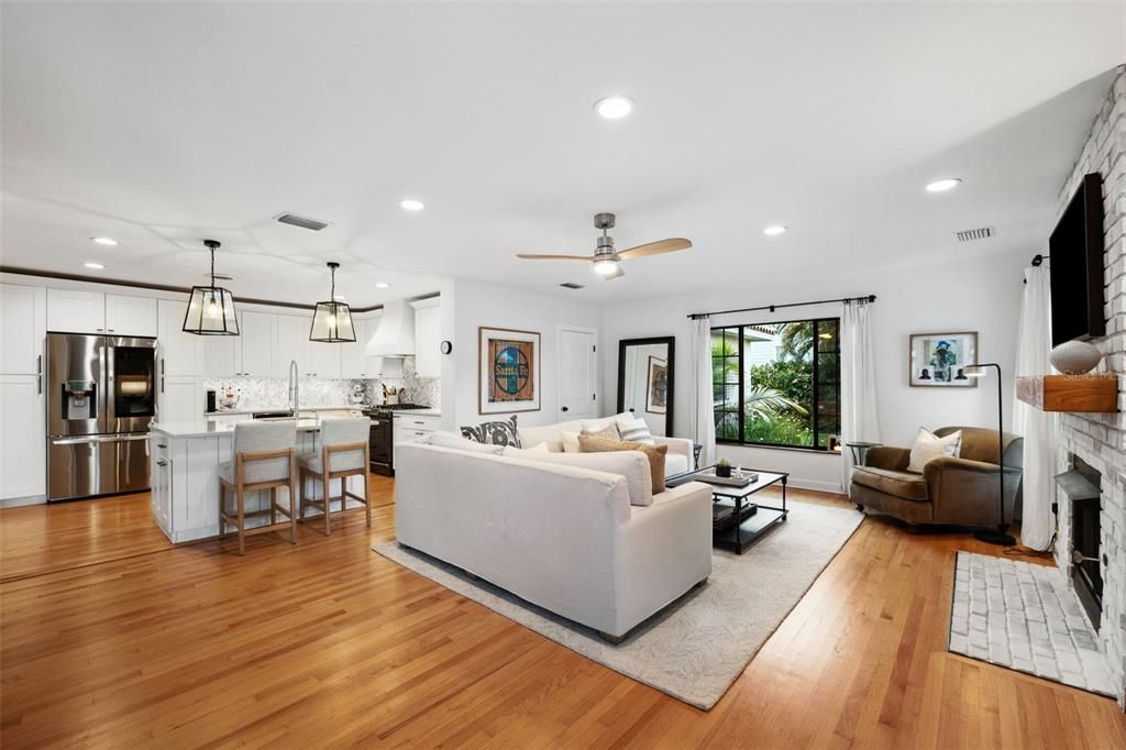 Active With Contract: $2,100,000 (4 beds, 3 baths, 2618 Square Feet)