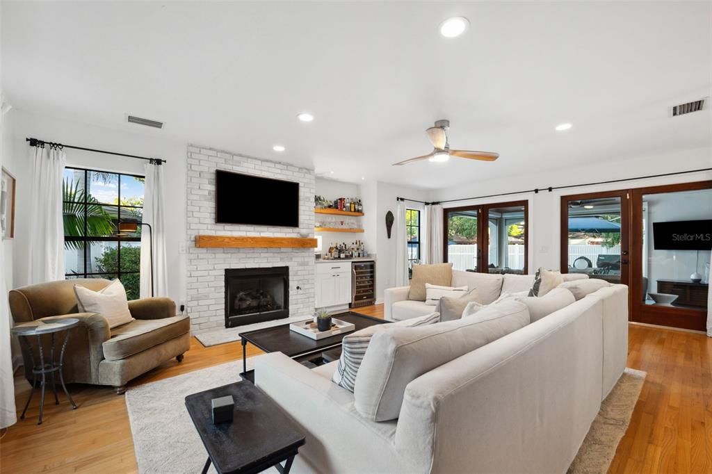 Active With Contract: $2,100,000 (4 beds, 3 baths, 2618 Square Feet)