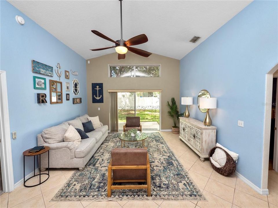 Active With Contract: $289,000 (3 beds, 2 baths, 1372 Square Feet)