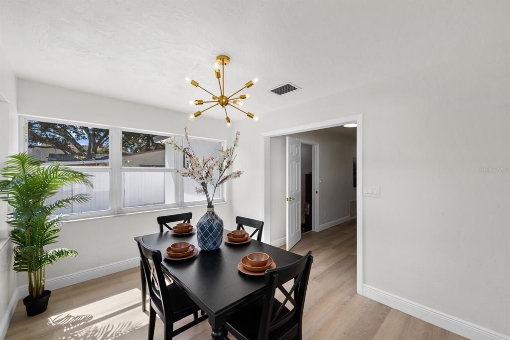 Active With Contract: $475,000 (3 beds, 2 baths, 1400 Square Feet)