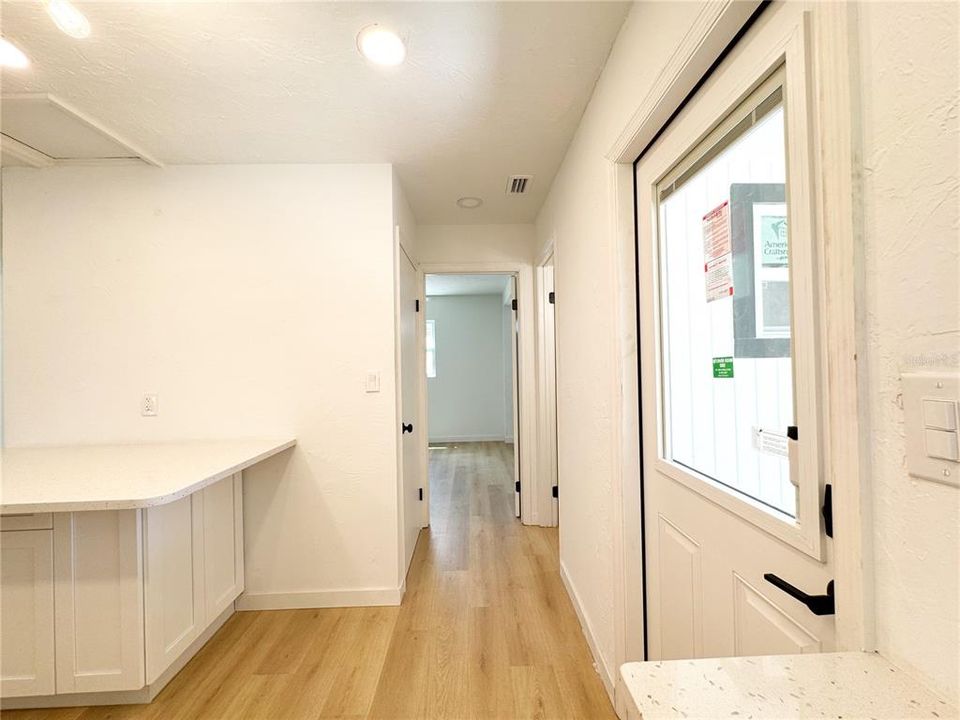 For Sale: $299,900 (2 beds, 1 baths, 749 Square Feet)
