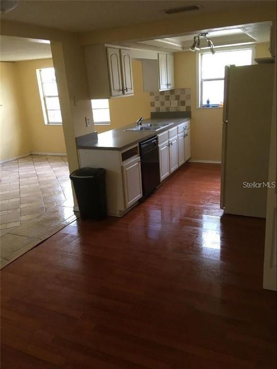 Recently Rented: $1,595 (2 beds, 2 baths, 1290 Square Feet)