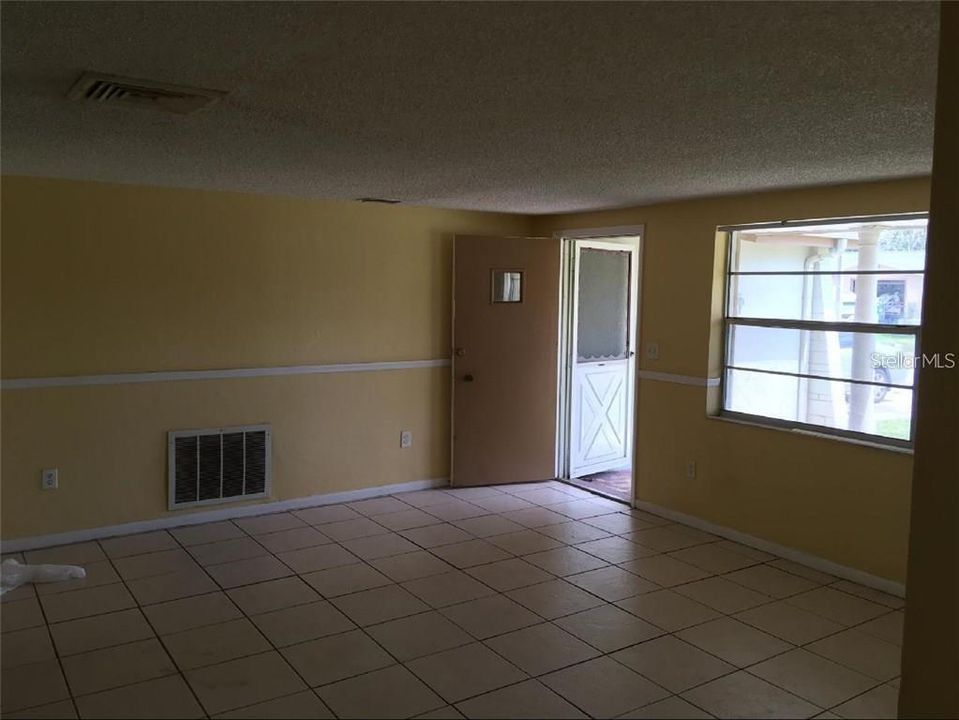 Recently Rented: $1,595 (2 beds, 2 baths, 1290 Square Feet)