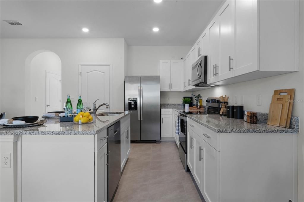 Active With Contract: $346,990 (3 beds, 2 baths, 1673 Square Feet)