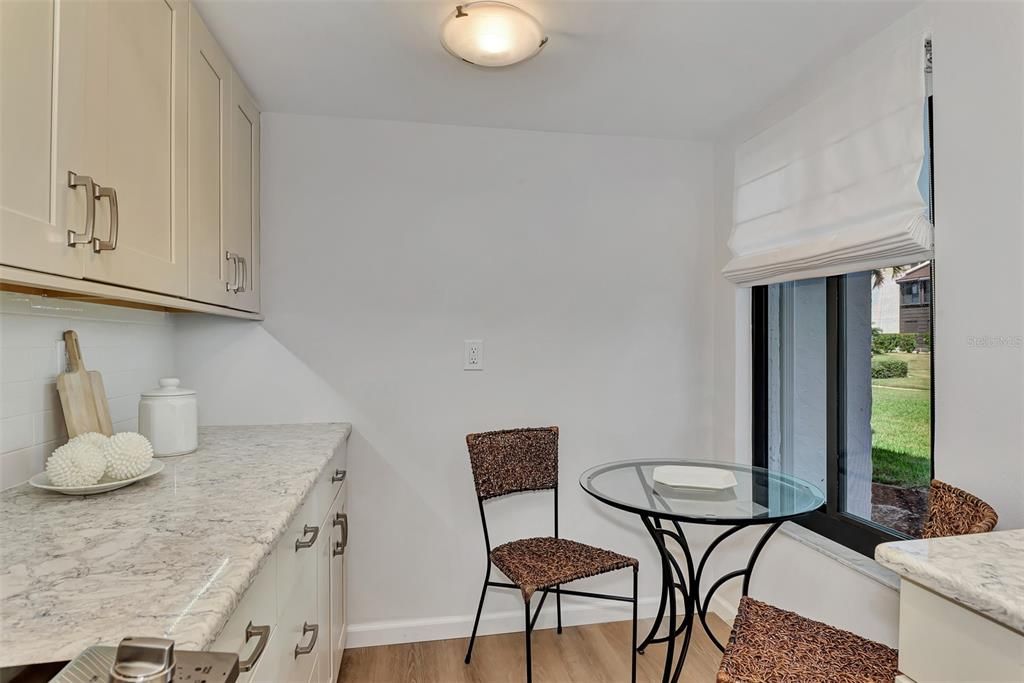 For Sale: $749,900 (2 beds, 2 baths, 1237 Square Feet)