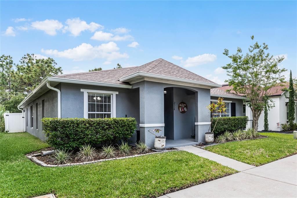 Active With Contract: $500,000 (4 beds, 2 baths, 1926 Square Feet)