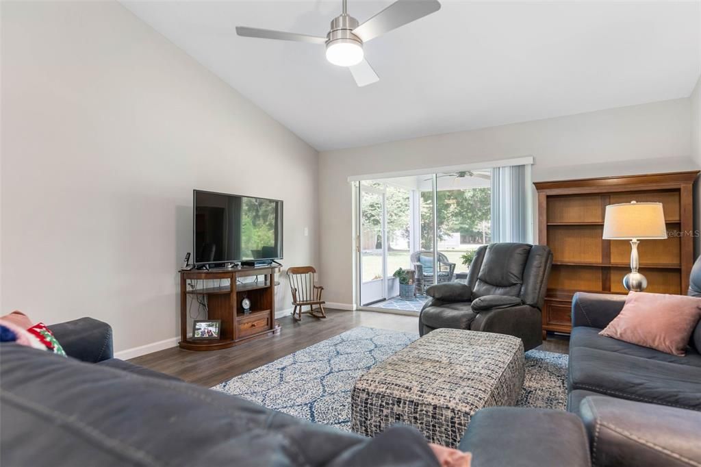 Active With Contract: $314,900 (3 beds, 2 baths, 1500 Square Feet)
