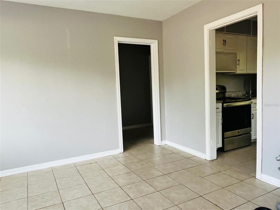 Recently Rented: $1,500 (2 beds, 1 baths, 700 Square Feet)