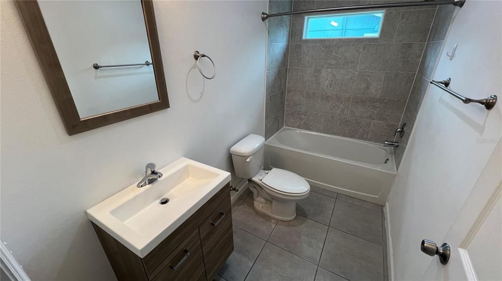最近租的: $1,999 (4 贝兹, 2 浴室, 1710 平方英尺)