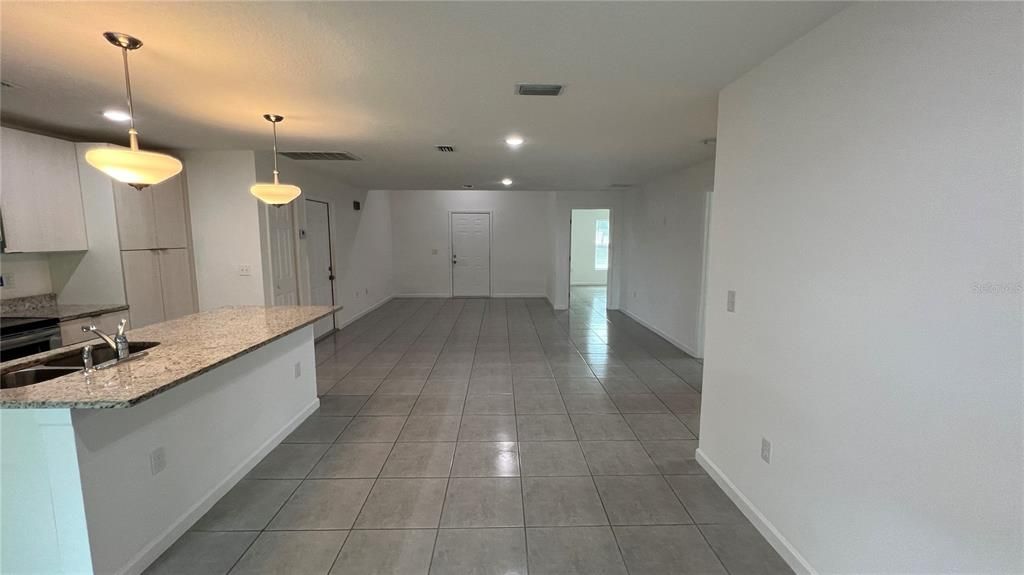 Recently Rented: $1,999 (4 beds, 2 baths, 1710 Square Feet)