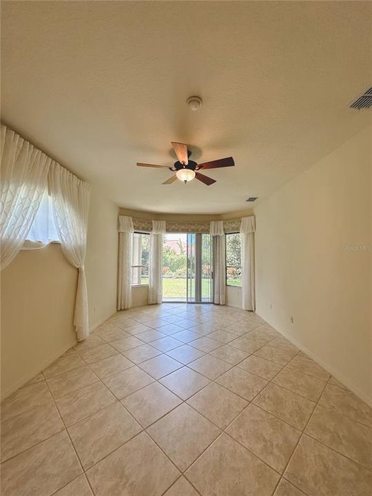 For Rent: $2,500 (3 beds, 2 baths, 2423 Square Feet)