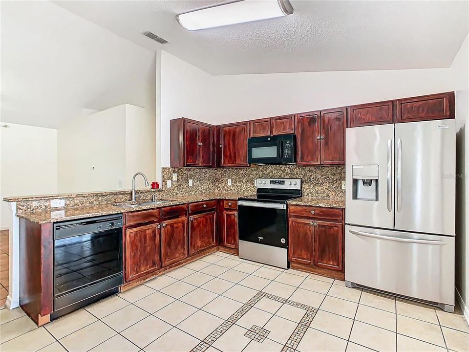 For Sale: $290,000 (3 beds, 2 baths, 1440 Square Feet)