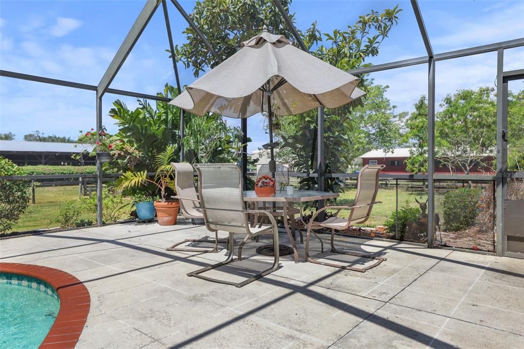 Active With Contract: $950,000 (3 beds, 2 baths, 1914 Square Feet)