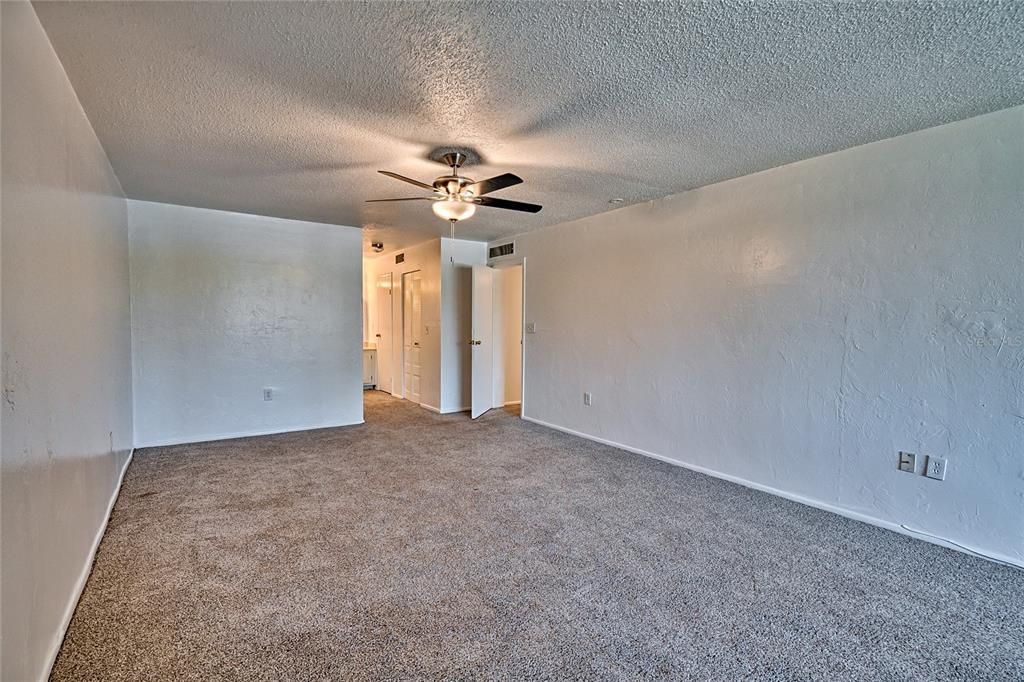 For Sale: $107,500 (2 beds, 2 baths, 1292 Square Feet)