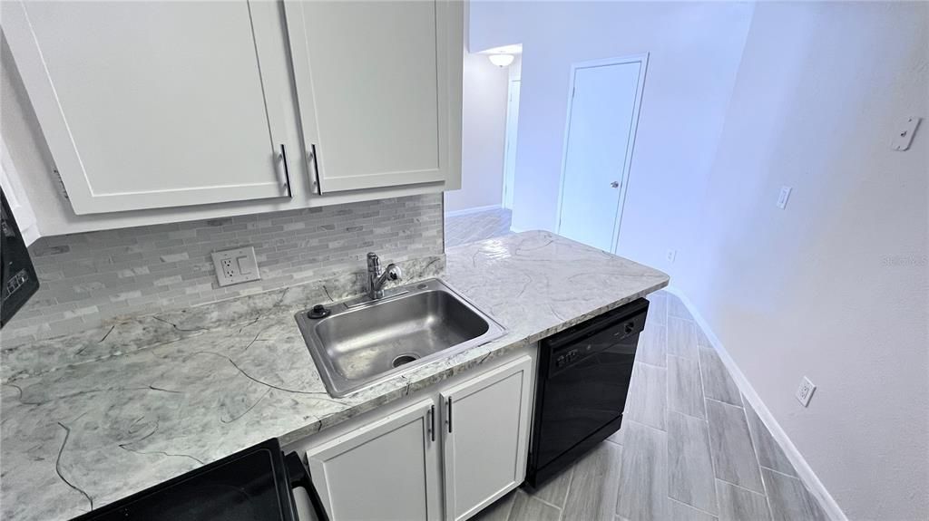 For Rent: $1,724 (2 beds, 2 baths, 820 Square Feet)