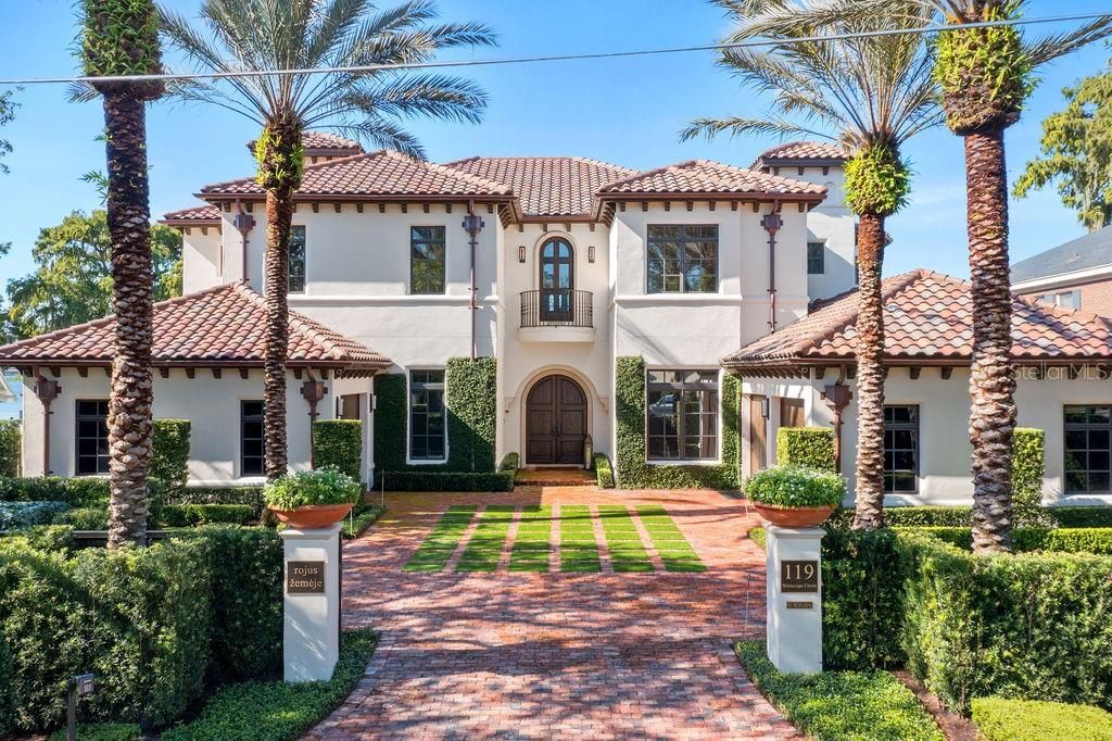 Active With Contract: $6,900,000 (4 beds, 5 baths, 6441 Square Feet)