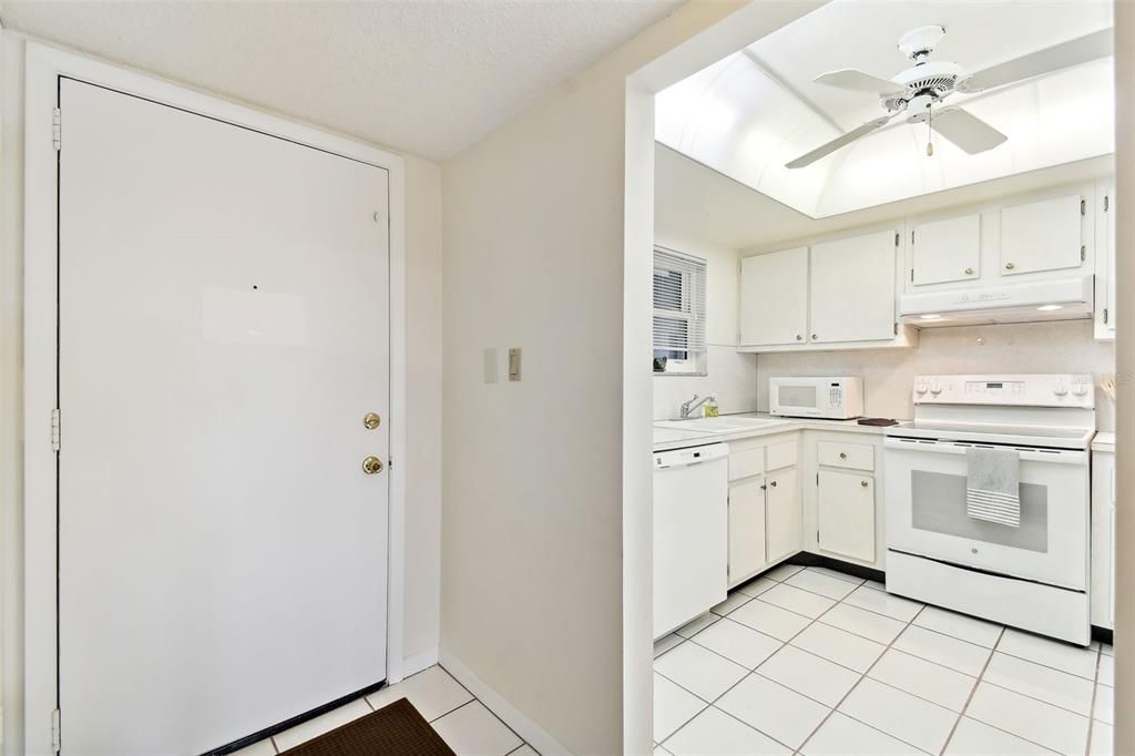 For Sale: $199,000 (2 beds, 2 baths, 1388 Square Feet)