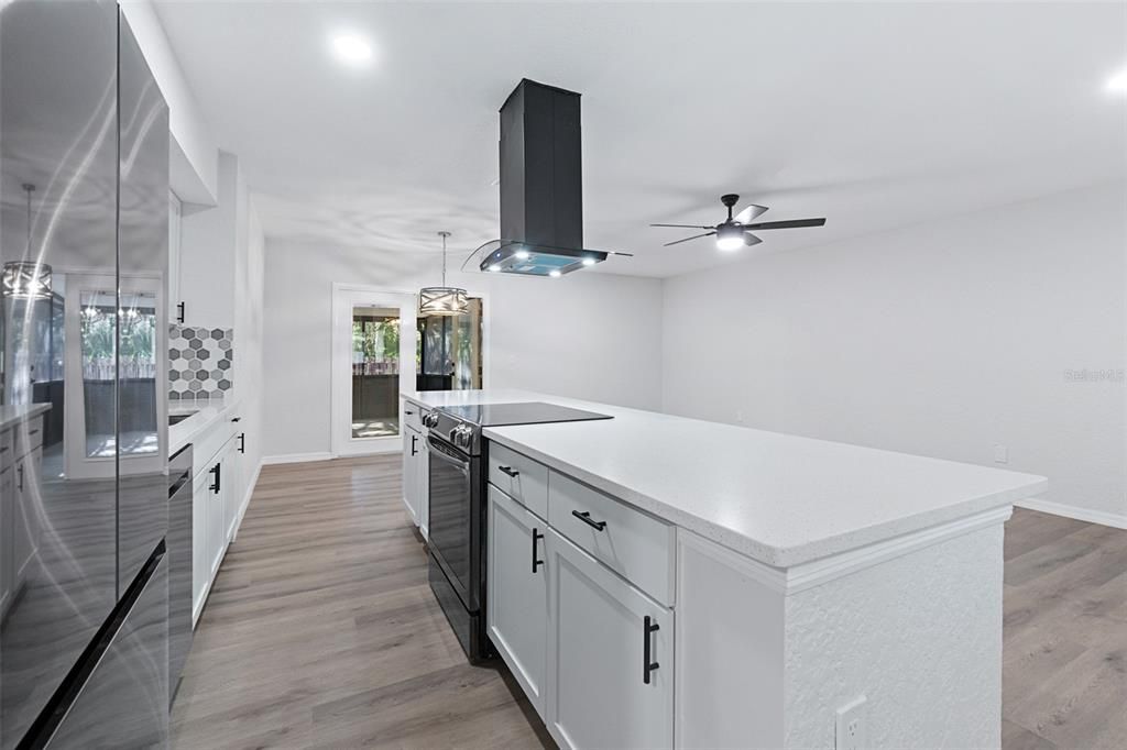 Active With Contract: $290,000 (4 beds, 2 baths, 1512 Square Feet)
