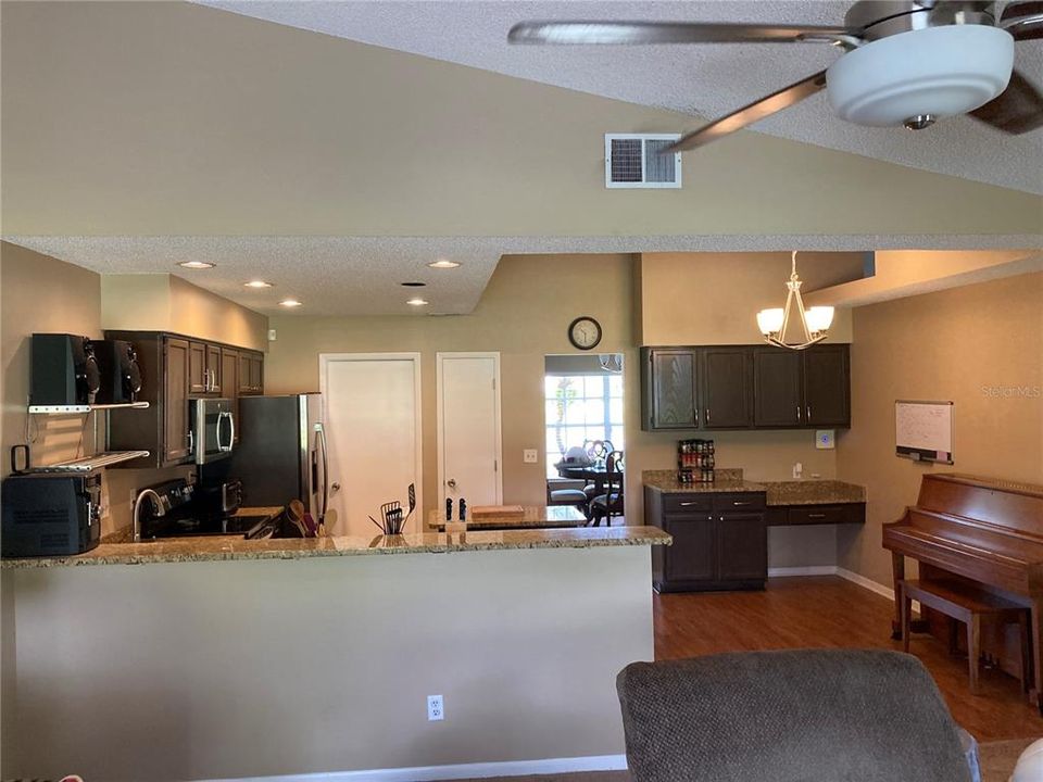For Sale: $424,900 (4 beds, 2 baths, 2152 Square Feet)