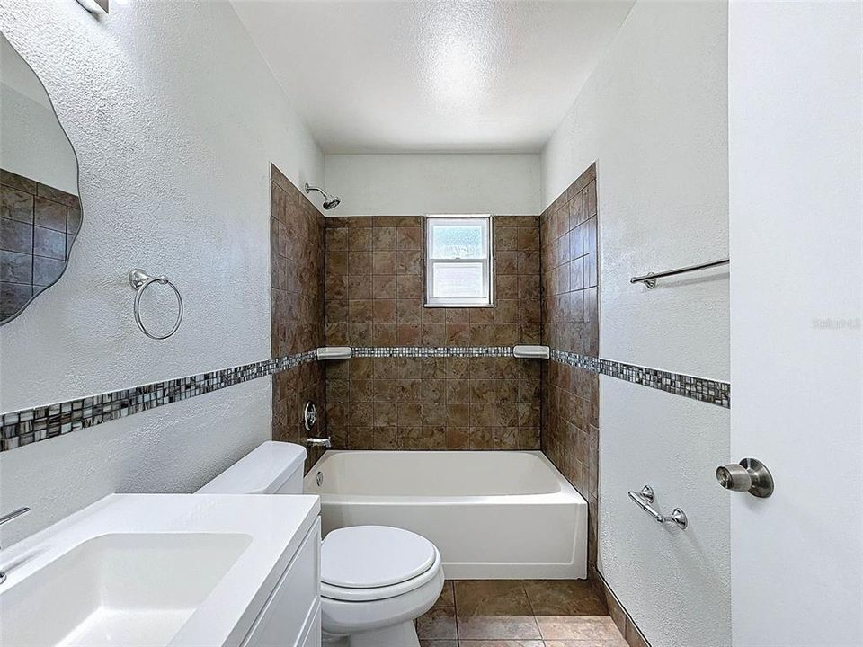 For Sale: $259,000 (2 beds, 2 baths, 1000 Square Feet)