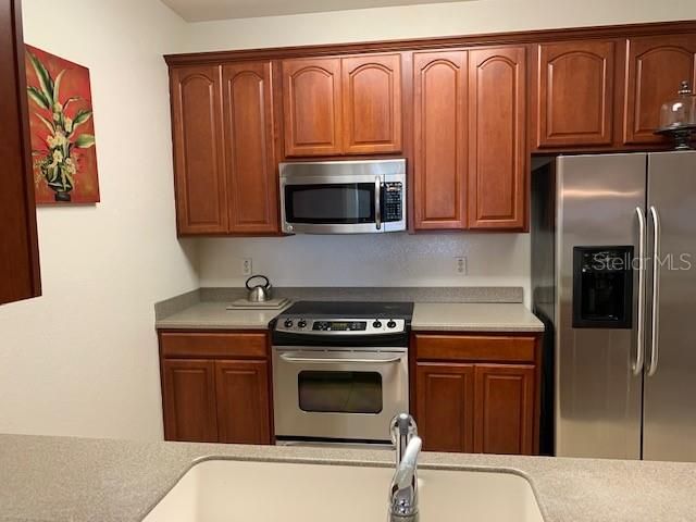 For Rent: $2,300 (3 beds, 2 baths, 1447 Square Feet)