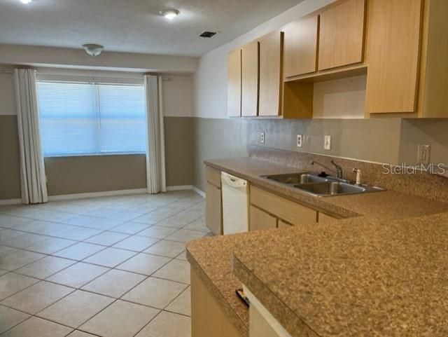 For Sale: $289,000 (4 beds, 2 baths, 1769 Square Feet)