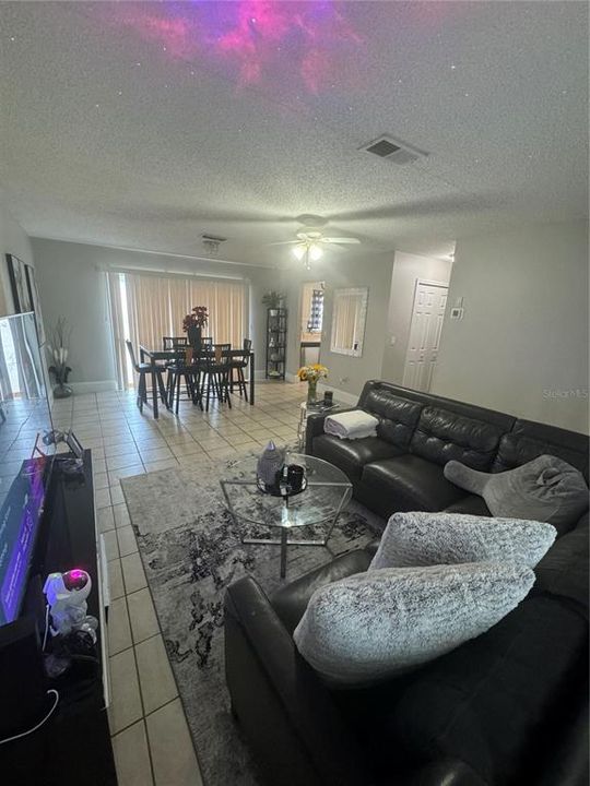 For Rent: $1,900 (2 beds, 2 baths, 1036 Square Feet)