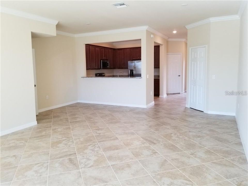 For Rent: $2,400 (3 beds, 2 baths, 1850 Square Feet)