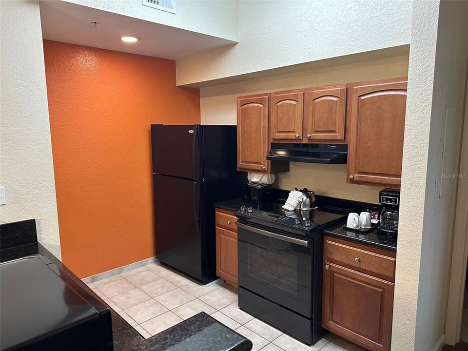 For Sale: $215,900 (2 beds, 2 baths, 1060 Square Feet)