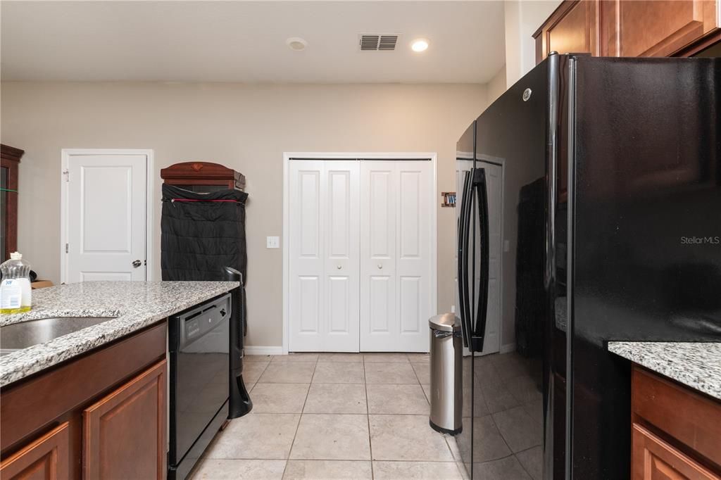 For Sale: $350,000 (4 beds, 2 baths, 2204 Square Feet)