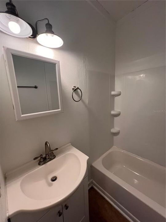 最近租的: $1,700 (3 贝兹, 1 浴室, 1000 平方英尺)