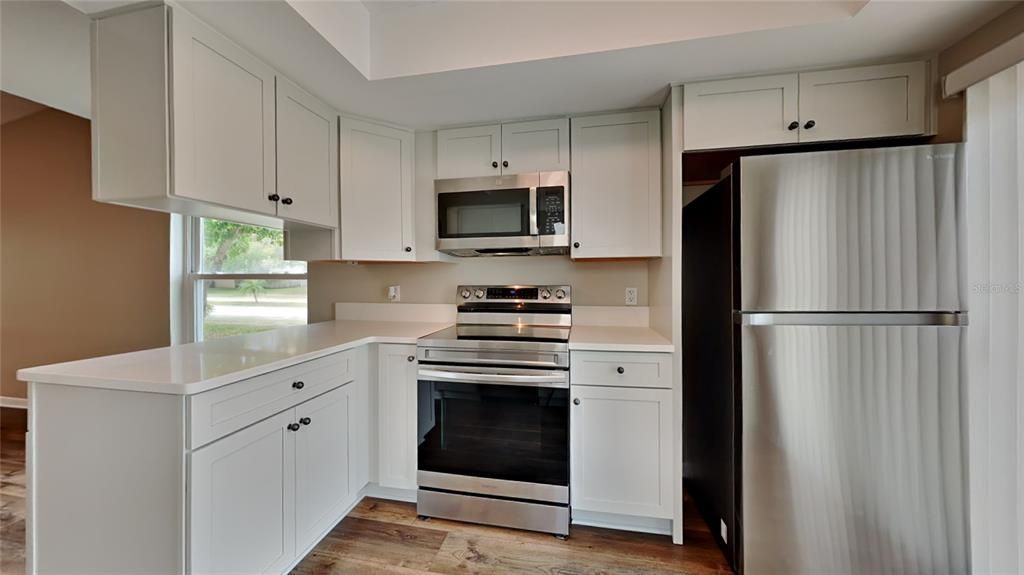 For Sale: $294,900 (2 beds, 2 baths, 1084 Square Feet)