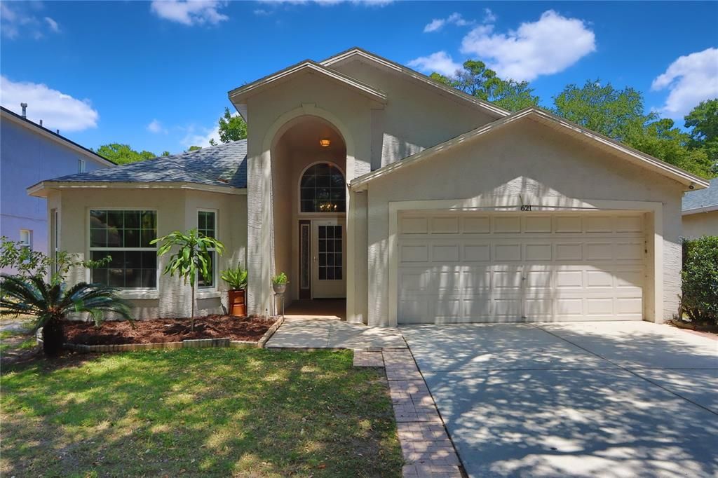 Active With Contract: $371,500 (4 beds, 3 baths, 1808 Square Feet)