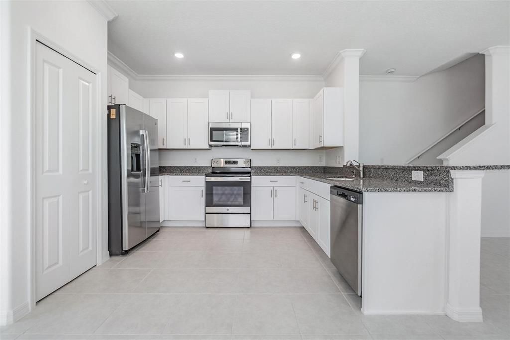 For Rent: $2,200 (2 beds, 2 baths, 1541 Square Feet)