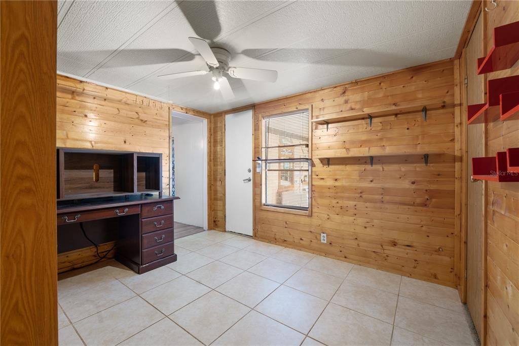 For Sale: $225,000 (4 beds, 2 baths, 1200 Square Feet)