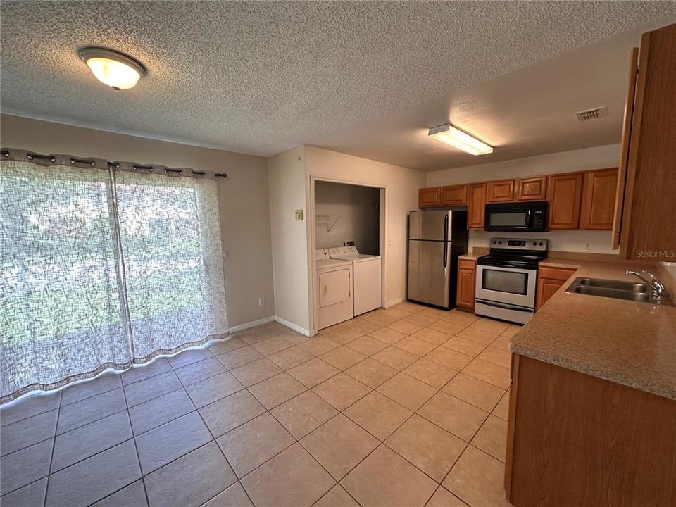For Rent: $2,200 (3 beds, 2 baths, 1485 Square Feet)