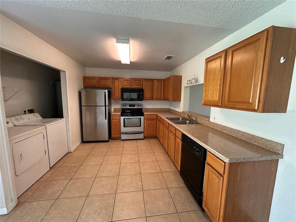 For Rent: $2,200 (3 beds, 2 baths, 1485 Square Feet)
